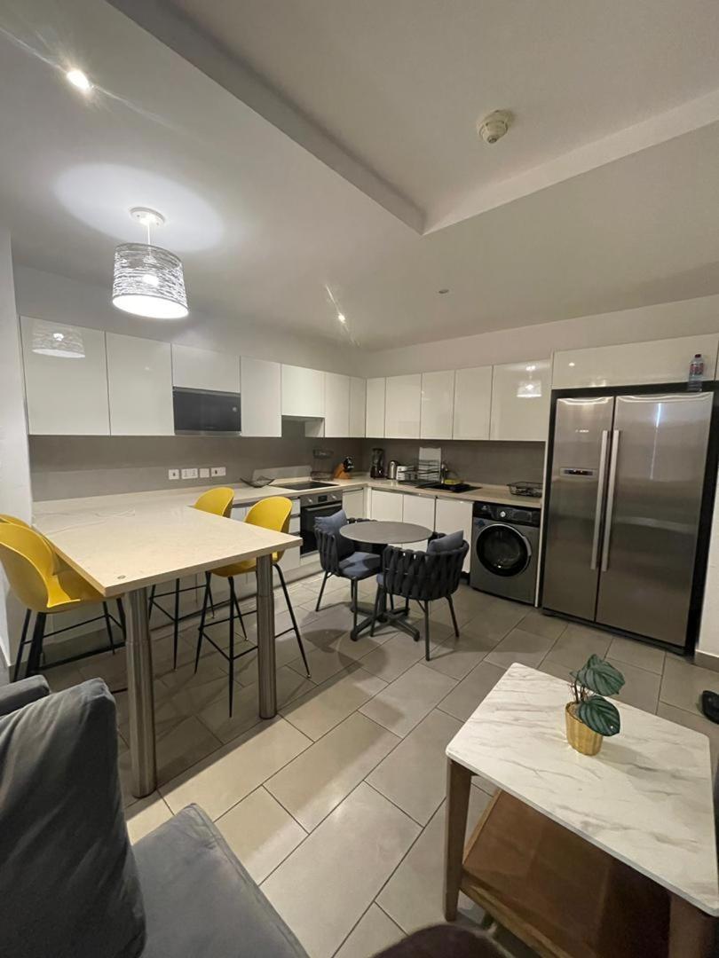 Luxury Labone Edge 2-Bedroom Apartment In Accra - Fivehills Homes 外观 照片